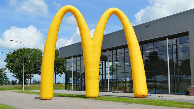 B Torbogen McDonalds 