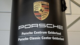 Torbogen Porsche 